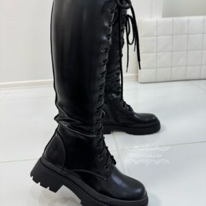 Mustad naiste pika säärega saapad