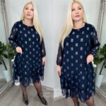 Naiste Kaunis ja Sädelev Tumesinine Kleit