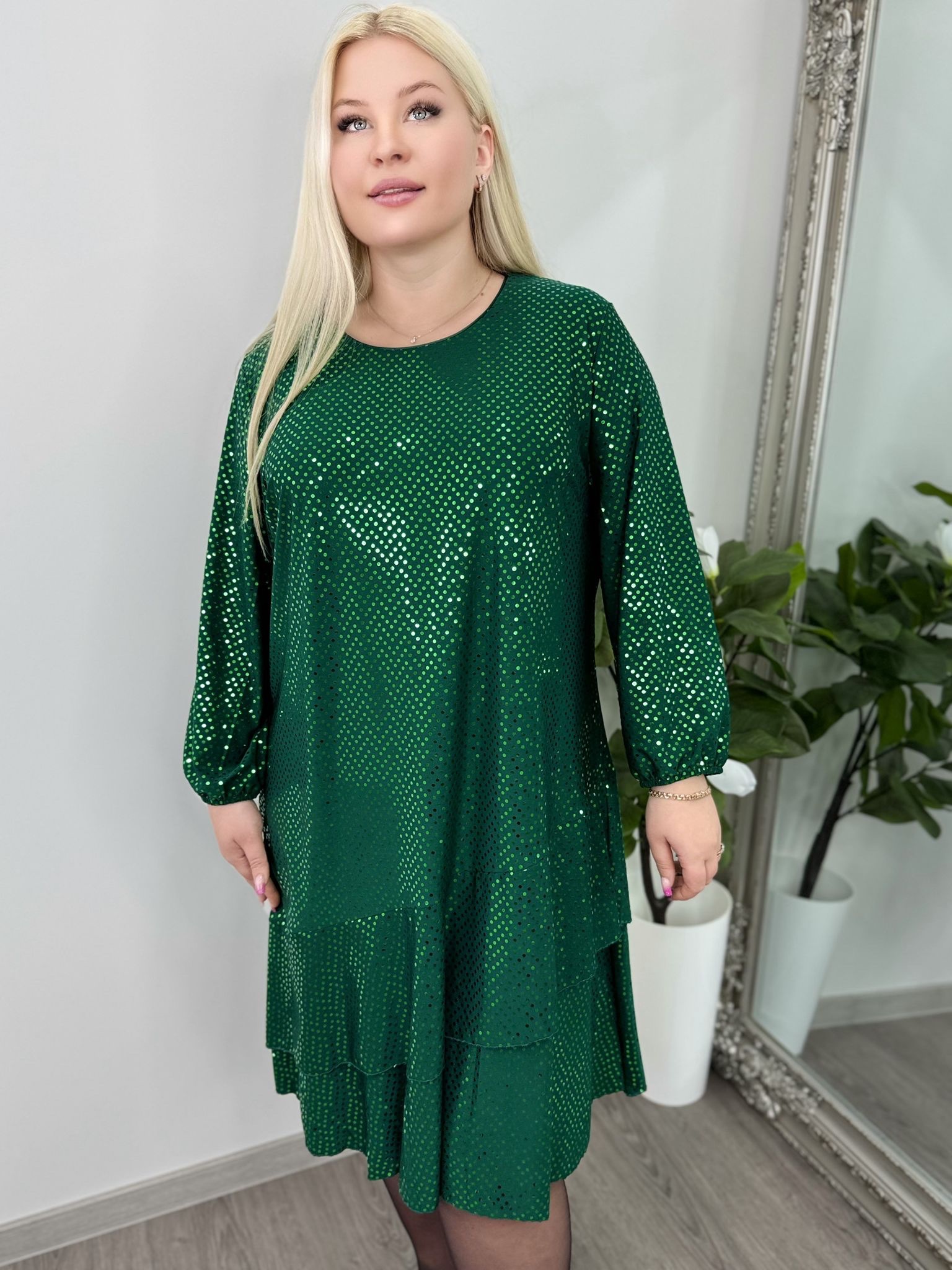 Naiste Kaunis ja Sädelev Roheline Kleit - Image 2