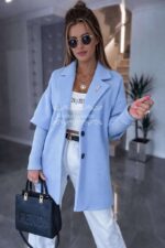 Naiste kaunis helesinine mantel