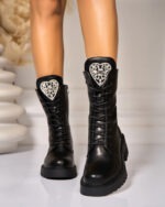 Naiste mustad nahast saapad