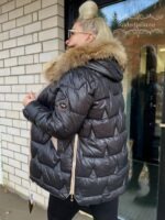 Naiste Must Jope Karvaga