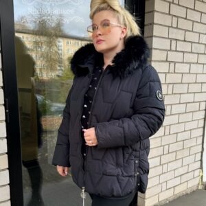 Naiste Must Jope Kunstkarvaga