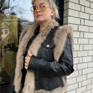 Naiste ilus karvane must vest