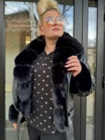 Naiste kunstnahast voodriga kaunis tagi