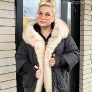 Naiste kunstnahast voodriga kaunis tagi