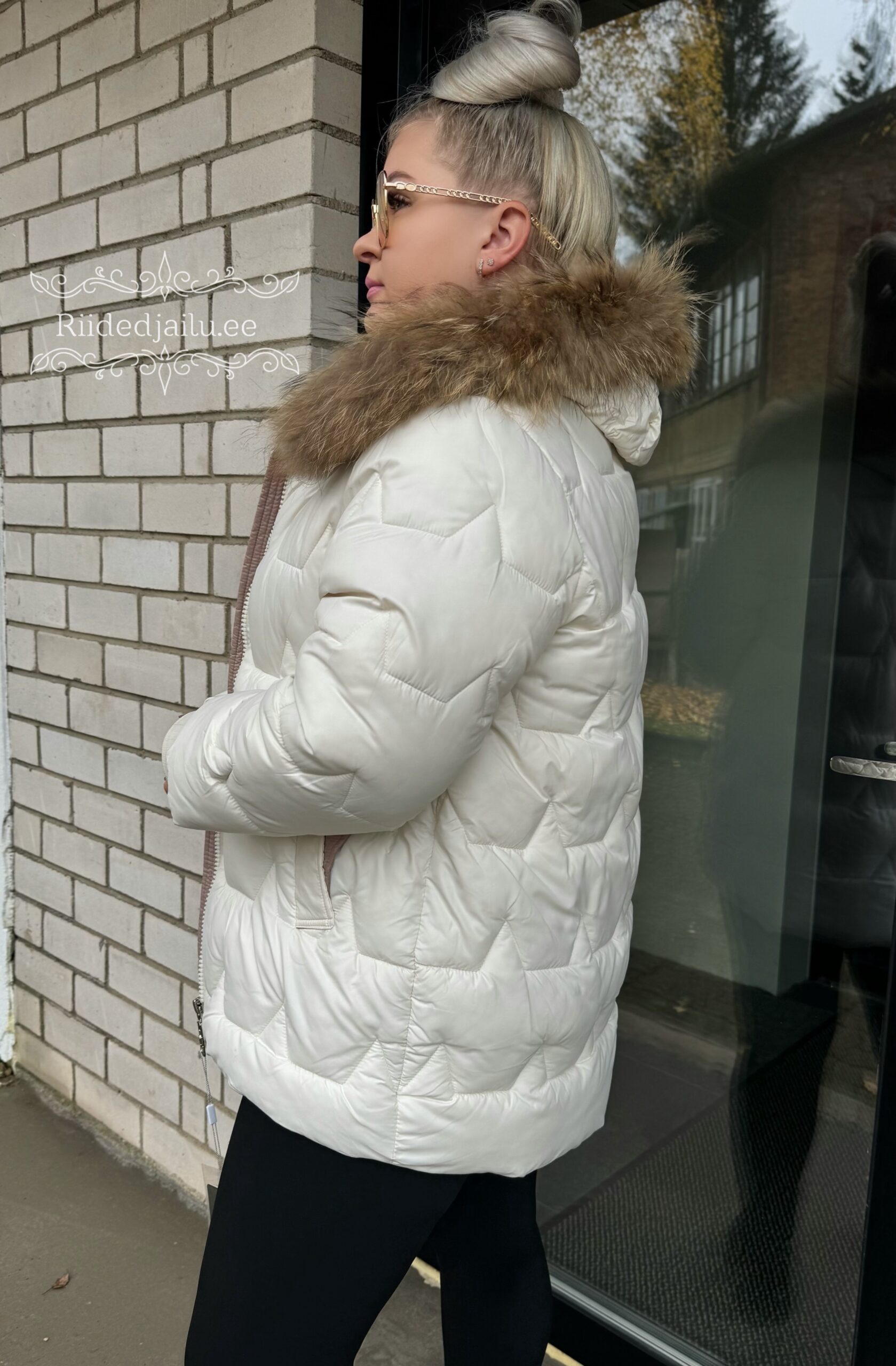 Naiste Valge Jope Naturaalkarvaga