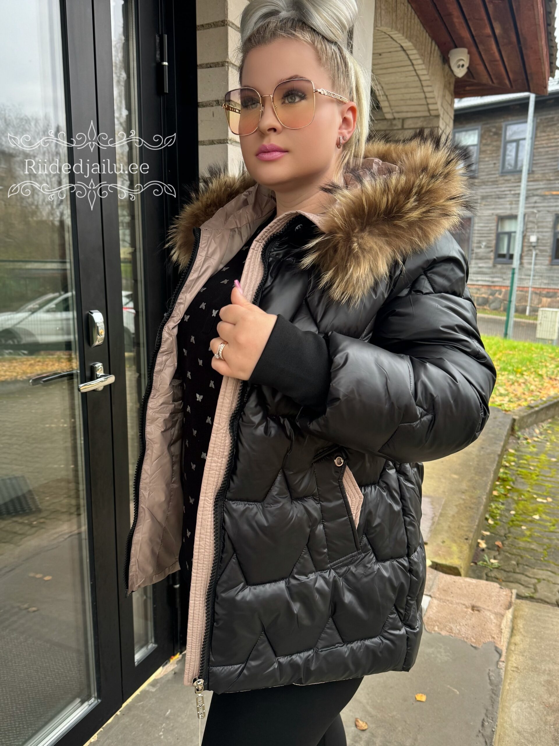 Naiste Must Jope Naturaalkarvaga