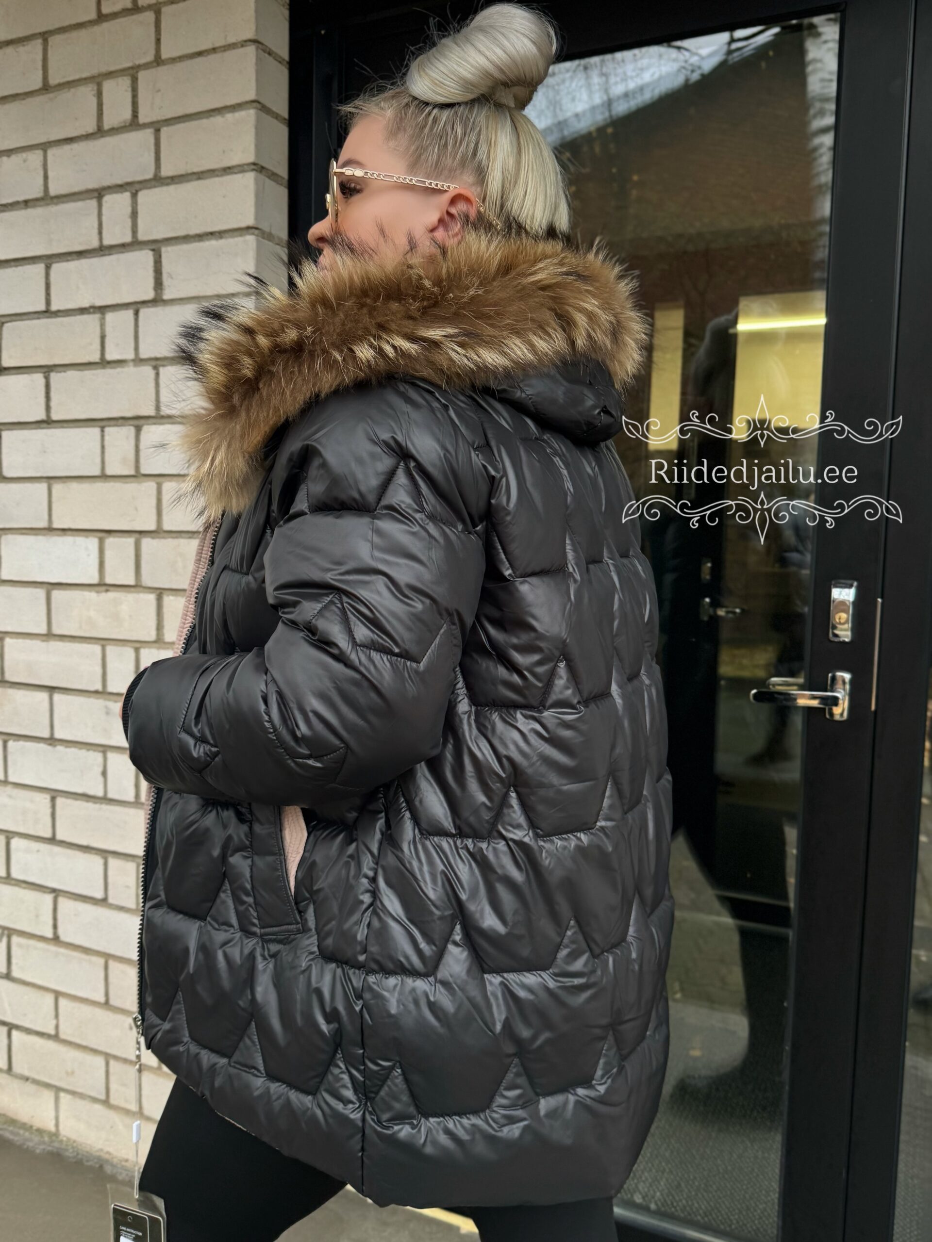 Naiste Must Jope Naturaalkarvaga