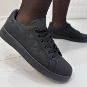 Naiste mugavad kaunistusega tennised