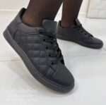 Naiste mugavad kaunistusega tennised