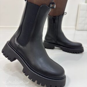 Mustad kvaliteetsed naiste saapad