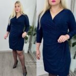 Naiste Kaunis ja Sädelev Tumesinine Kleit