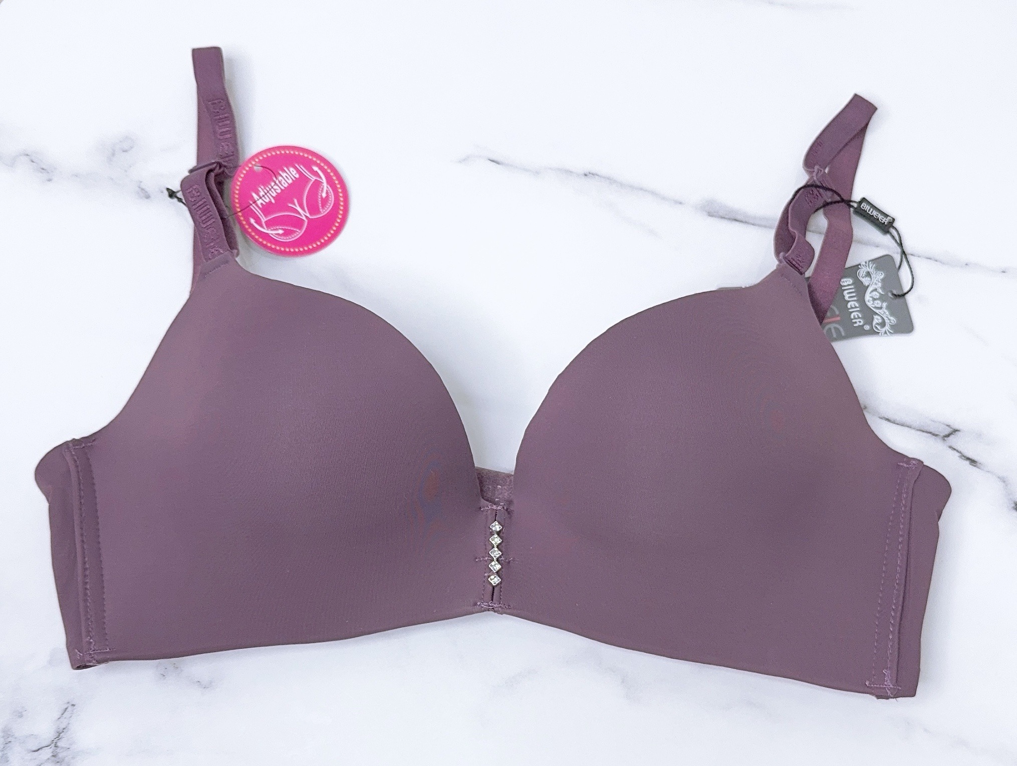 Naiste lilla kivikestega rinnahoidja