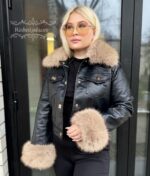 Naiste kunstnahast voodriga kaunis tagi