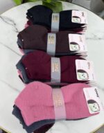 95% naaritsavilla ja 5% spandexi (elastaani) segu loob erakordselt pehme, sooja ja veniva materjali