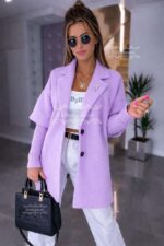 Naiste kaunis mantel