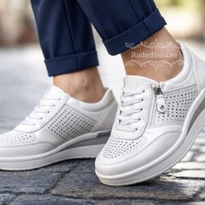 Naiste Pehmed Kivikestega Tennised