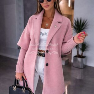 Naiste kaunis vanaroosa mantel