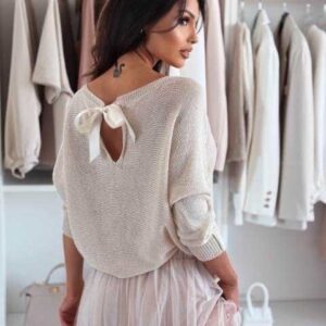 Pehme viisakas lipsuga kampsun