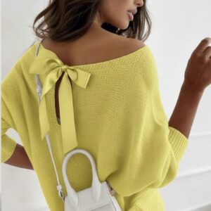 Pehme viisakas lipsuga kampsun