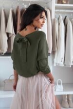 Pehme viisakas lipsuga kampsun