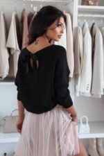 Pehme viisakas lipsuga kampsun