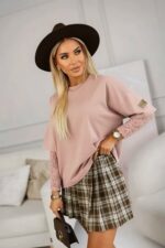 Pehme viisakas lipsuga kampsun